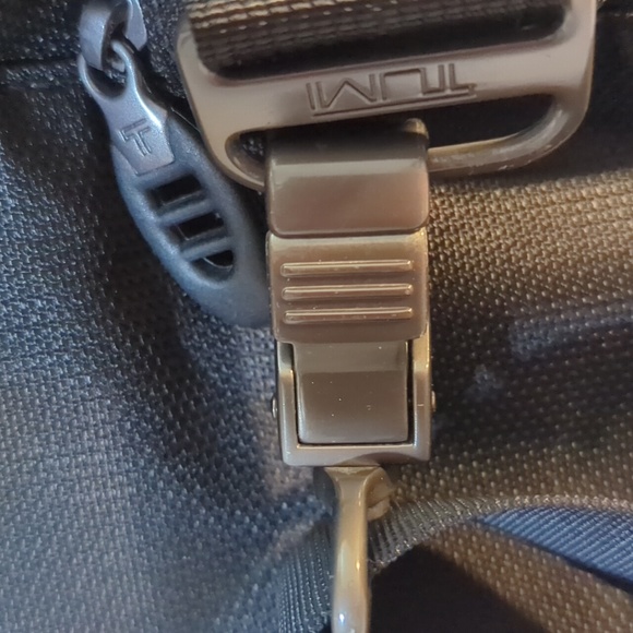 Tumi Bag. - Picture 5 of 7